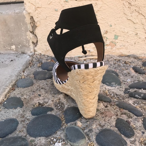 Stripe black and white espadrilles - Picture 3 of 3